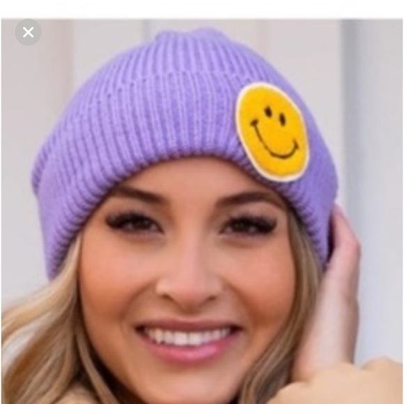 💕🛍️Ribbed smiley hat super soft 💕🛍️ - Picture 4 of 4